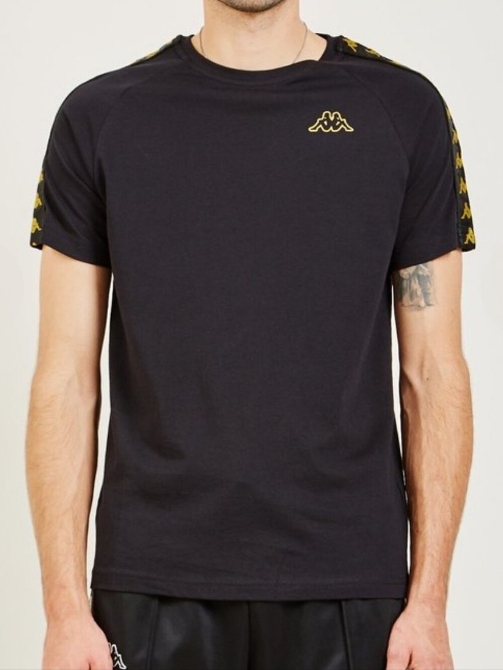 Kappa EUC 222 BANDA COEN SLIM T-SHIRT IN BLACK/GOLD SZ L Unisex